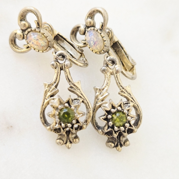 Sarah Coventry Jewelry - Sarah Coventry "Contessa" Vintage "1974 Collection" Clip-In Earrings